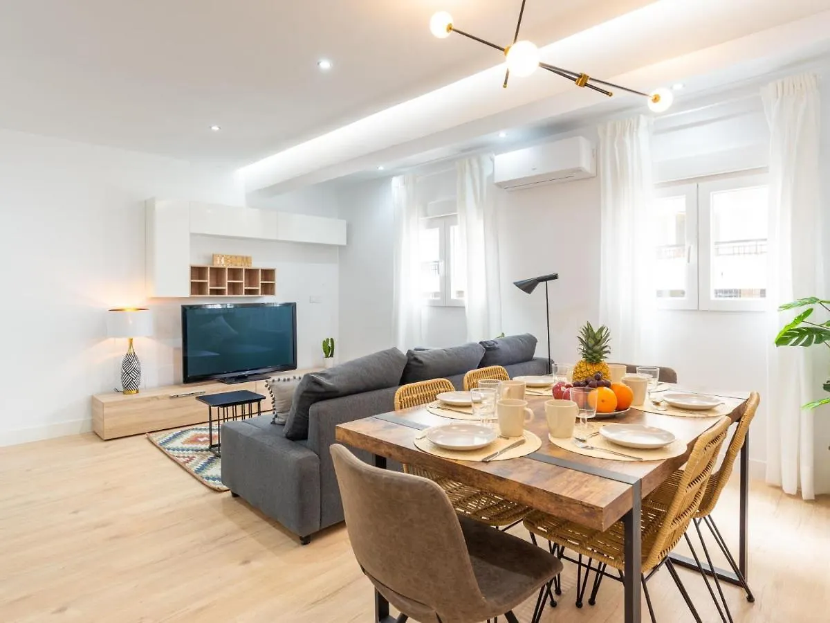 Gorgeous Renovated Apartment 2Br Ac Málaga España