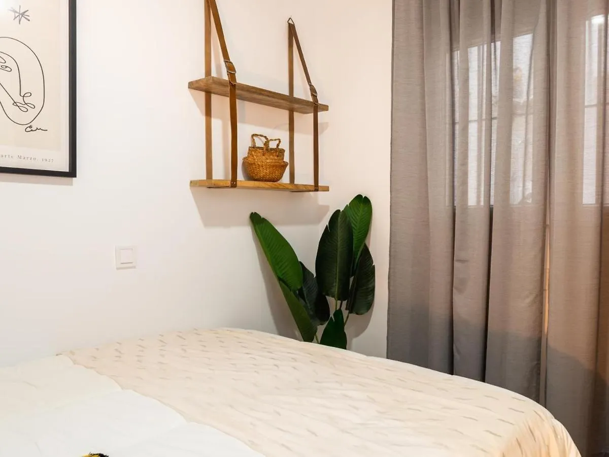 Gorgeous Renovated Apartment 2Br Ac Málaga 0*,  España