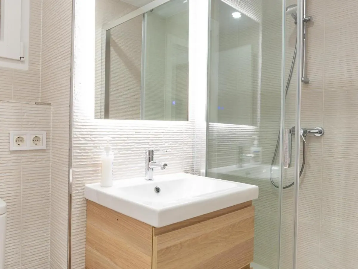 Gorgeous Renovated Apartment 2Br Ac Málaga